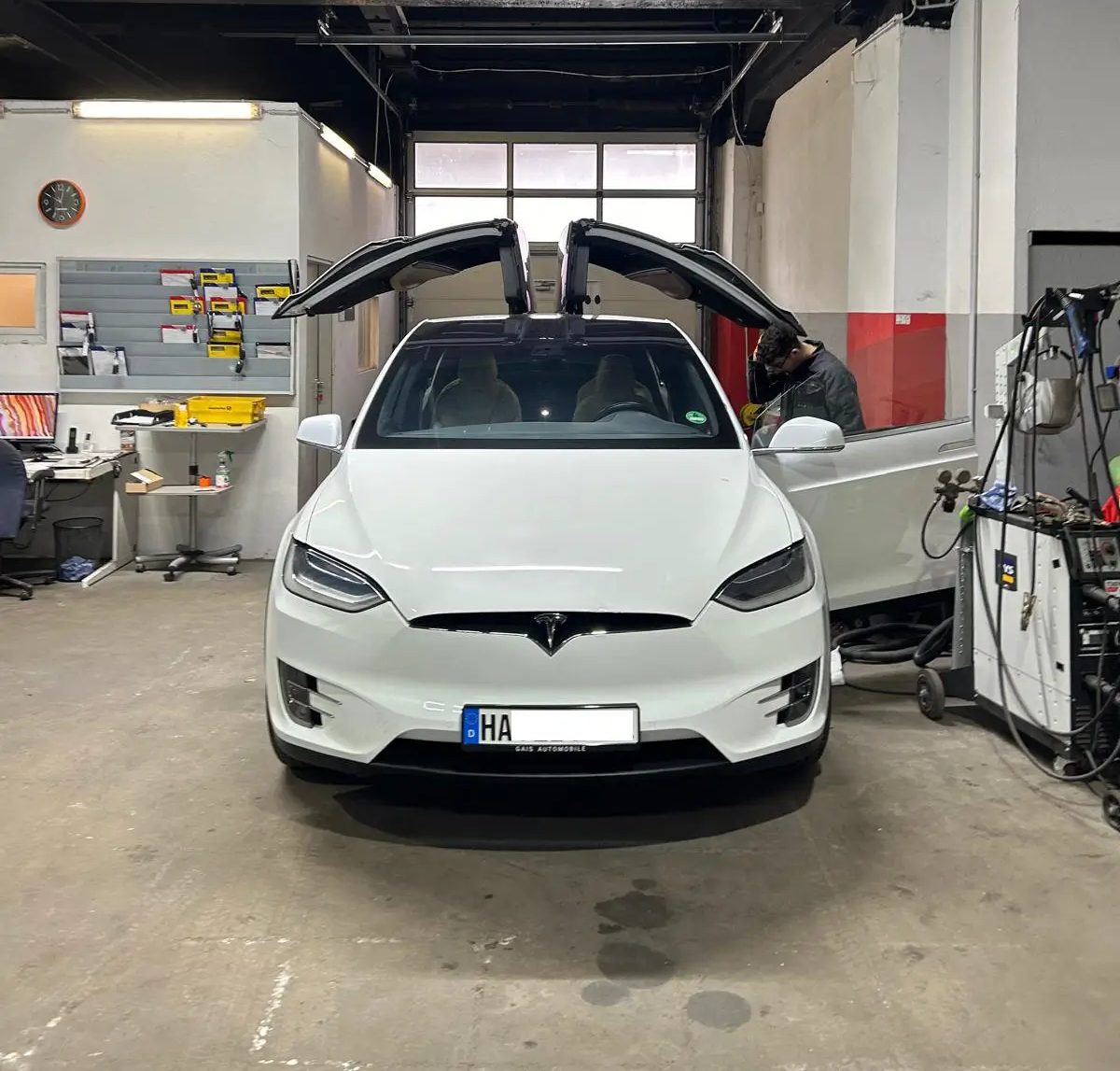 ALL IN ONE Hagen - Arbeiten an Elektro- und Hybridfahrzeugen