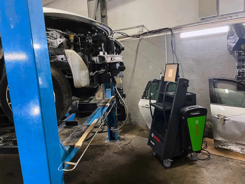 Reparatur mit modernen Geräten Meisterwerkstatt
